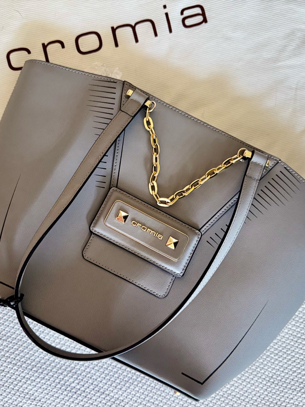 CROMIA Designer Taupe Grey Leather Shoulder Tote Bag w Gold Chain Handbag Purse